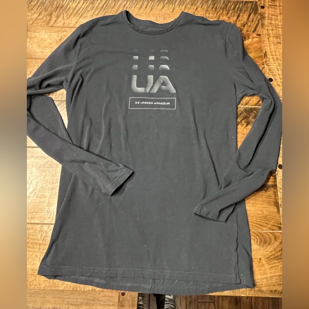 Under Armour men’s long sleeve shirt